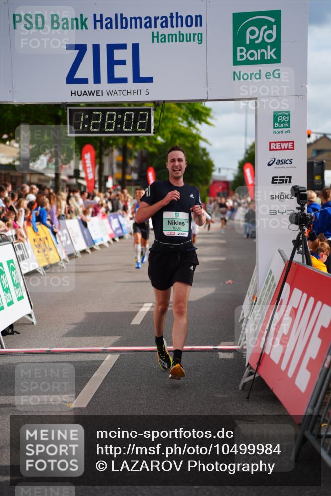 20.09.2026 - PSD Bank Halbmarathon LAZAROV Photography http://msf.ph/oto/10499984 20.09.2026 11:28:02 Ziel 1399, 1606, 3068, 3431, 4462, 4795 meine-sportfotos.de