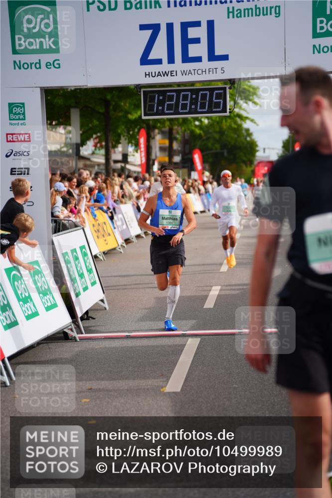 20.09.2026 - PSD Bank Halbmarathon LAZAROV Photography http://msf.ph/oto/10499989 20.09.2026 11:28:04 Ziel 1399, 1606, 3068, 4462, 4795 meine-sportfotos.de