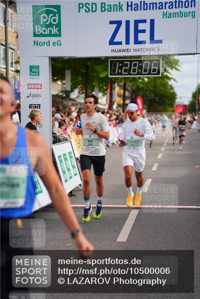 20.09.2026 - PSD Bank Halbmarathon LAZAROV Photography http://msf.ph/oto/10500006 20.09.2026 11:28:06 Ziel 1399, 1606, 3068, 3207, 4462, 4795 meine-sportfotos.de