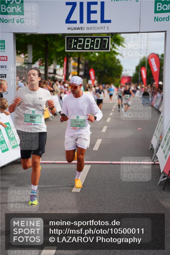 20.09.2026 - PSD Bank Halbmarathon LAZAROV Photography http://msf.ph/oto/10500011 20.09.2026 11:28:07 Ziel 1399, 1606, 1679, 3068, 3207, 4795 meine-sportfotos.de