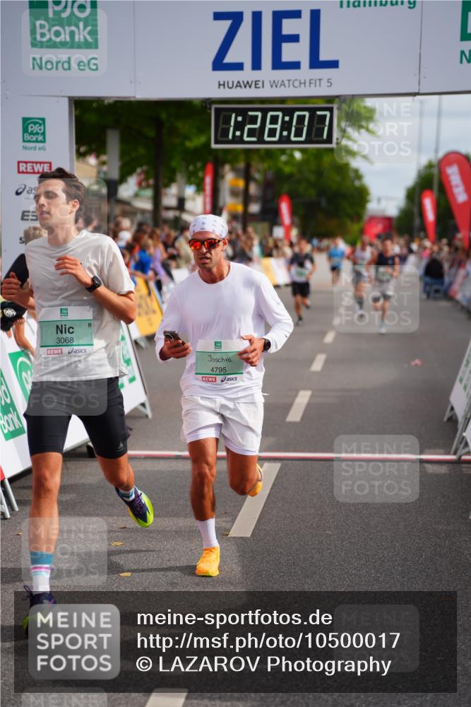 20.09.2026 - PSD Bank Halbmarathon LAZAROV Photography http://msf.ph/oto/10500017 20.09.2026 11:28:07 Ziel 1399, 1606, 1679, 3068, 3207, 4795 meine-sportfotos.de