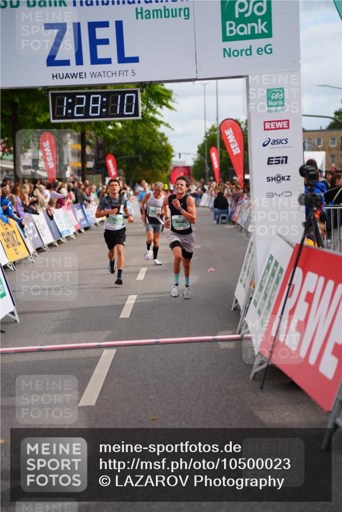 20.09.2026 - PSD Bank Halbmarathon LAZAROV Photography http://msf.ph/oto/10500023 20.09.2026 11:28:10 Ziel 1399, 1606, 1679, 2484, 3068, 3207, 4795 meine-sportfotos.de