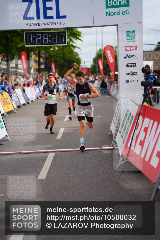 20.09.2026 - PSD Bank Halbmarathon LAZAROV Photography http://msf.ph/oto/10500032 20.09.2026 11:28:10 Ziel 1399, 1606, 1679, 2484, 3068, 3207, 4795 meine-sportfotos.de