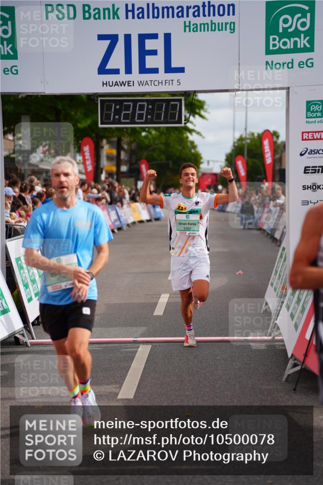 20.09.2026 - PSD Bank Halbmarathon LAZAROV Photography http://msf.ph/oto/10500078 20.09.2026 11:28:17 Ziel 1096, 1679, 2484, 3207, 3362 meine-sportfotos.de