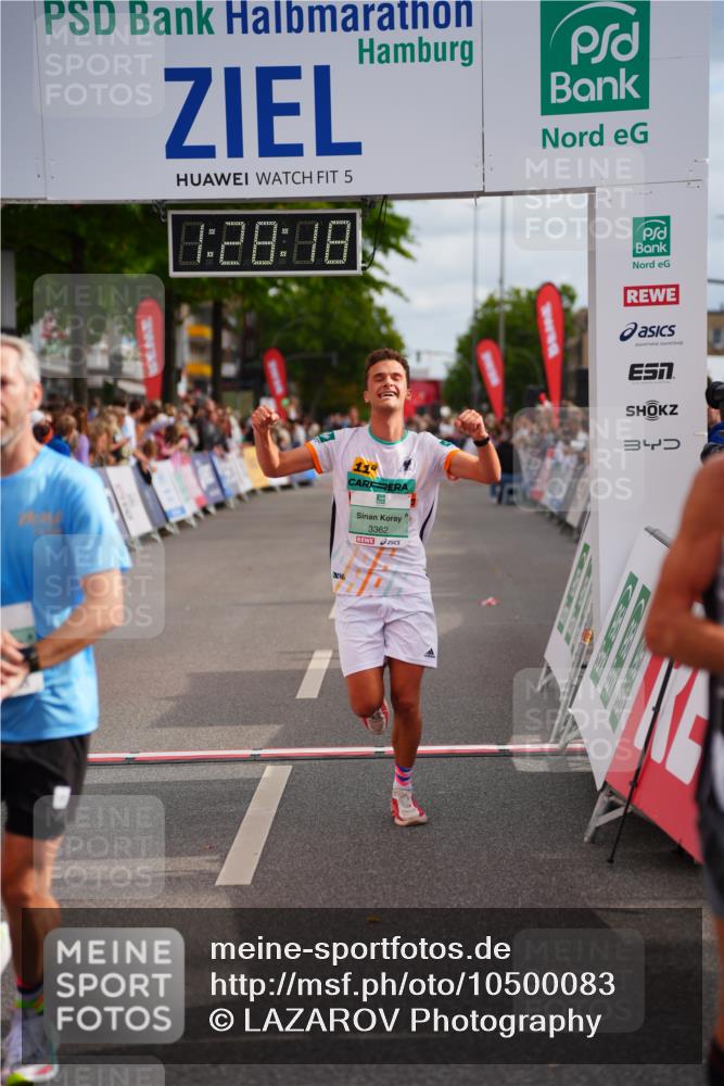 20.09.2026 - PSD Bank Halbmarathon LAZAROV Photography http://msf.ph/oto/10500083 20.09.2026 11:28:17 Ziel 1096, 1679, 2484, 3207, 3362 meine-sportfotos.de