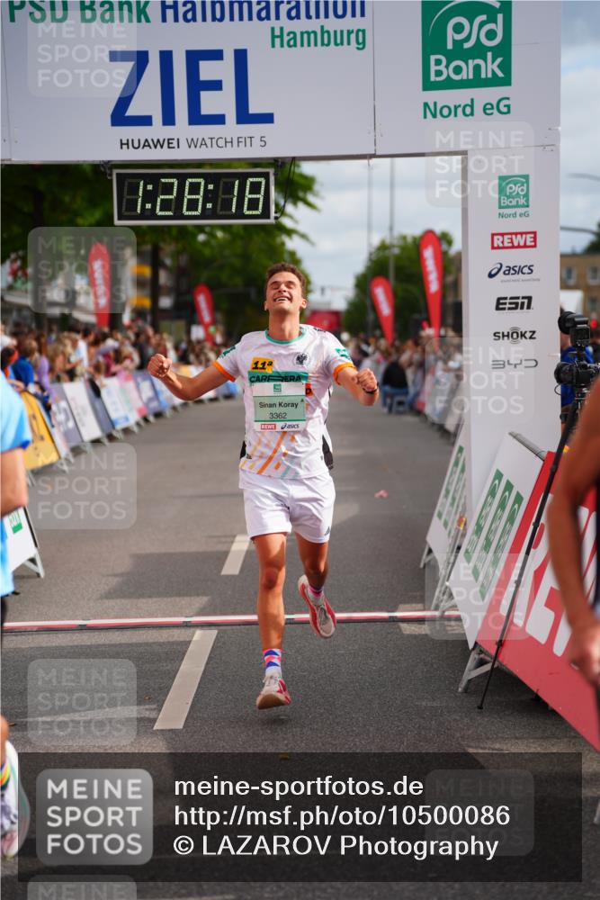 20.09.2026 - PSD Bank Halbmarathon LAZAROV Photography http://msf.ph/oto/10500086 20.09.2026 11:28:17 Ziel 1096, 1679, 2484, 3207, 3362 meine-sportfotos.de