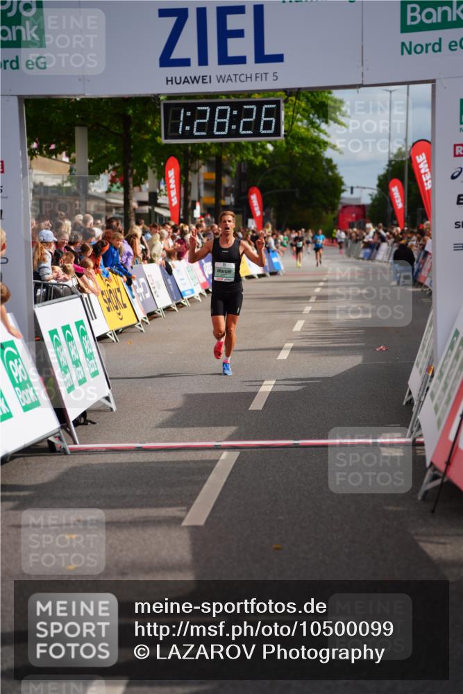 20.09.2026 - PSD Bank Halbmarathon LAZAROV Photography http://msf.ph/oto/10500099 20.09.2026 11:28:26 Ziel 3077 meine-sportfotos.de