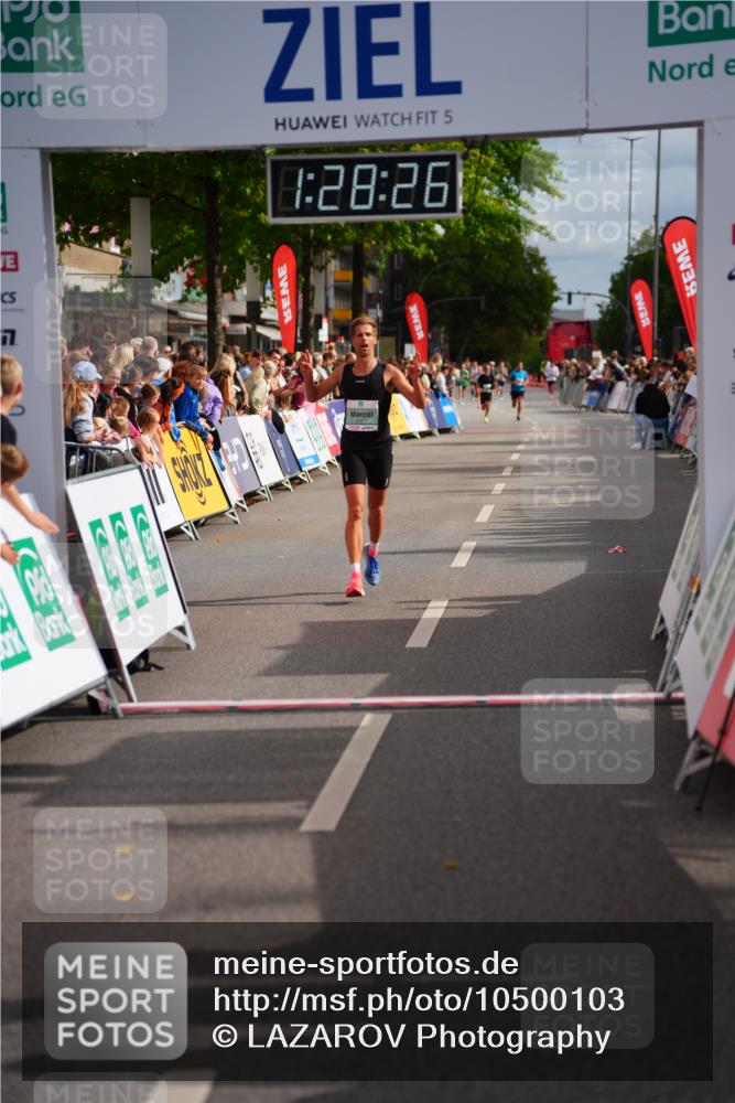 20.09.2026 - PSD Bank Halbmarathon LAZAROV Photography http://msf.ph/oto/10500103 20.09.2026 11:28:26 Ziel 3077 meine-sportfotos.de