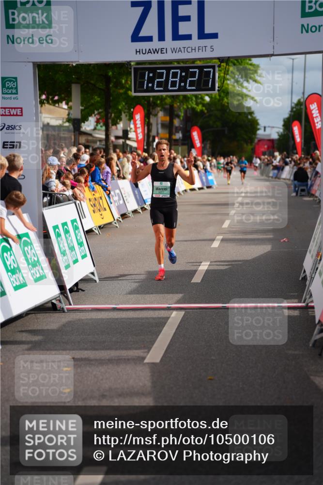 20.09.2026 - PSD Bank Halbmarathon LAZAROV Photography http://msf.ph/oto/10500106 20.09.2026 11:28:27 Ziel 3077 meine-sportfotos.de