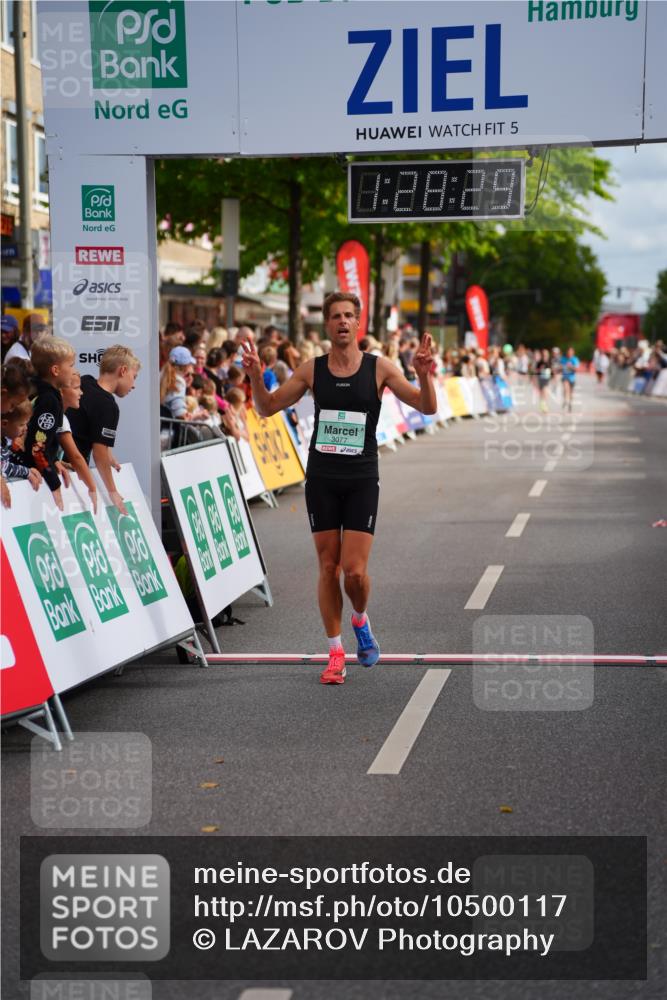 20.09.2026 - PSD Bank Halbmarathon LAZAROV Photography http://msf.ph/oto/10500117 20.09.2026 11:28:28 Ziel 3077 meine-sportfotos.de