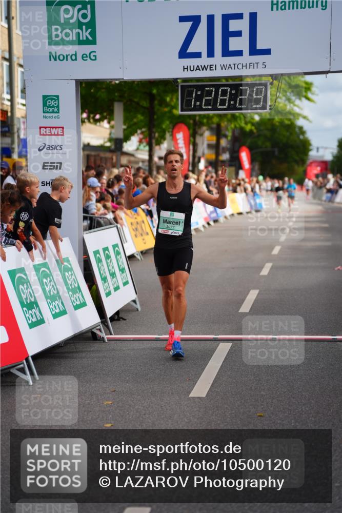 20.09.2026 - PSD Bank Halbmarathon LAZAROV Photography http://msf.ph/oto/10500120 20.09.2026 11:28:28 Ziel 3077 meine-sportfotos.de