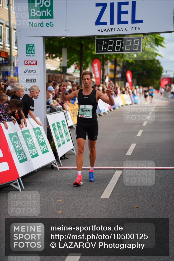 20.09.2026 - PSD Bank Halbmarathon LAZAROV Photography http://msf.ph/oto/10500125 20.09.2026 11:28:29 Ziel 3077 meine-sportfotos.de