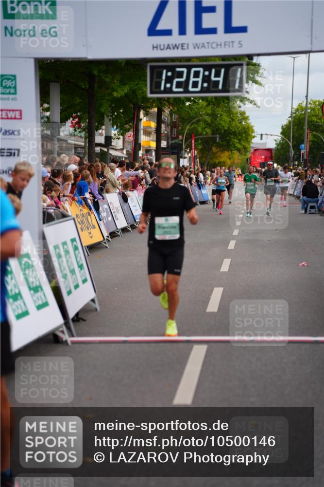 20.09.2026 - PSD Bank Halbmarathon LAZAROV Photography http://msf.ph/oto/10500146 20.09.2026 11:28:41 Ziel 2645, 2820 meine-sportfotos.de