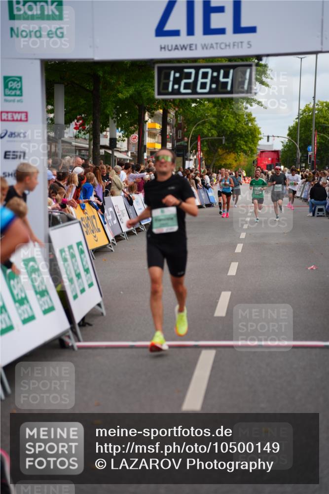 20.09.2026 - PSD Bank Halbmarathon LAZAROV Photography http://msf.ph/oto/10500149 20.09.2026 11:28:41 Ziel 2645, 2820 meine-sportfotos.de