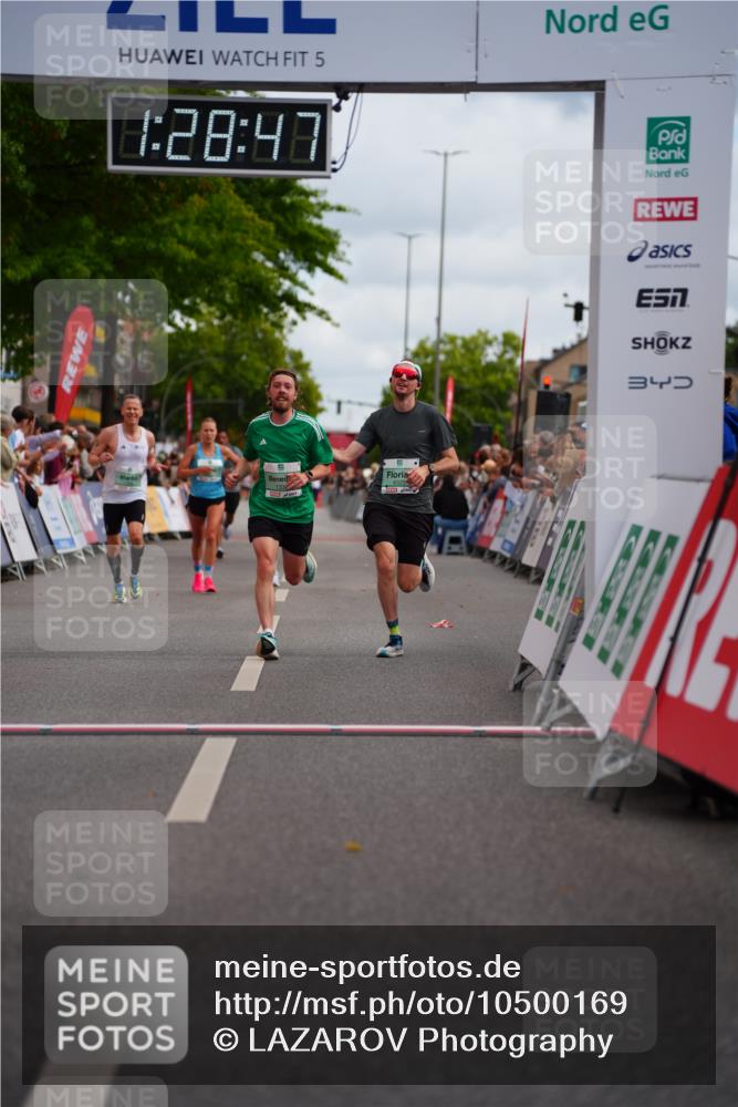 20.09.2026 - PSD Bank Halbmarathon LAZAROV Photography http://msf.ph/oto/10500169 20.09.2026 11:28:46 Ziel 1333, 1506, 2490, 2645, 2820, 4325 meine-sportfotos.de