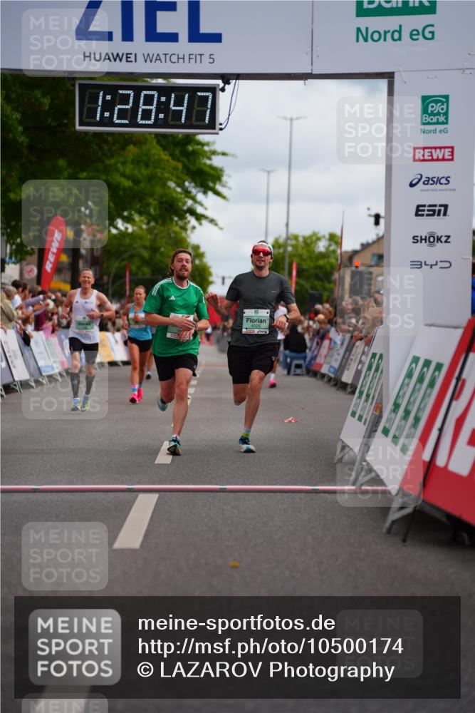 20.09.2026 - PSD Bank Halbmarathon LAZAROV Photography http://msf.ph/oto/10500174 20.09.2026 11:28:47 Ziel 1333, 1506, 2372, 2490, 2820, 4325 meine-sportfotos.de