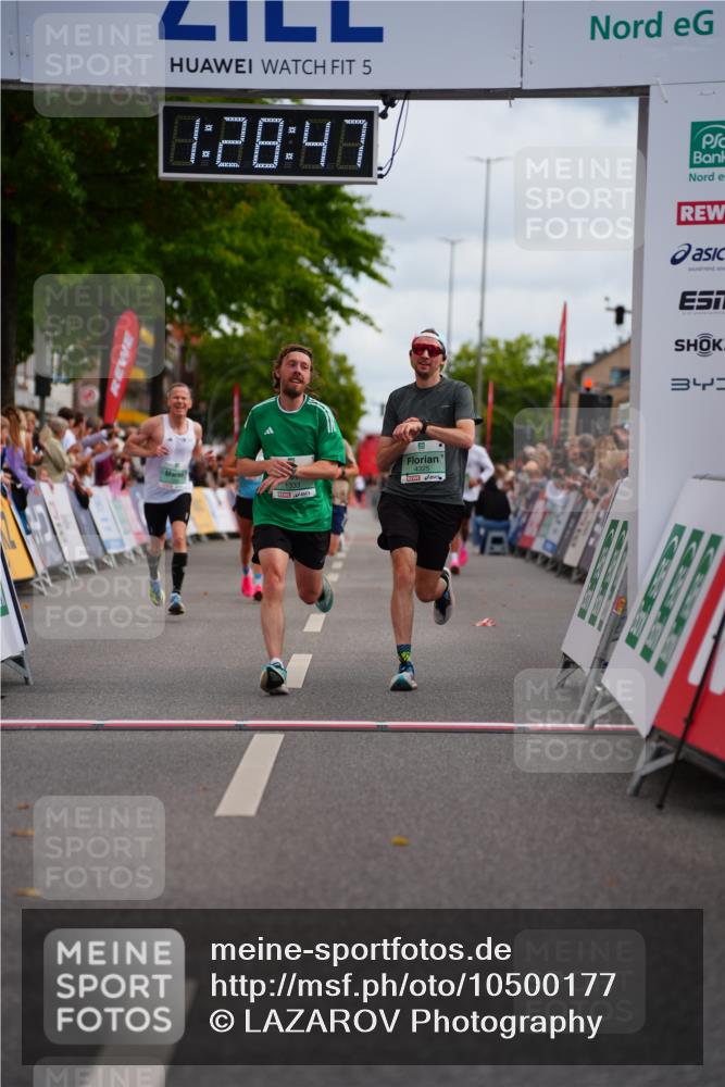 20.09.2026 - PSD Bank Halbmarathon LAZAROV Photography http://msf.ph/oto/10500177 20.09.2026 11:28:47 Ziel 1333, 1506, 2372, 2490, 2820, 4325 meine-sportfotos.de