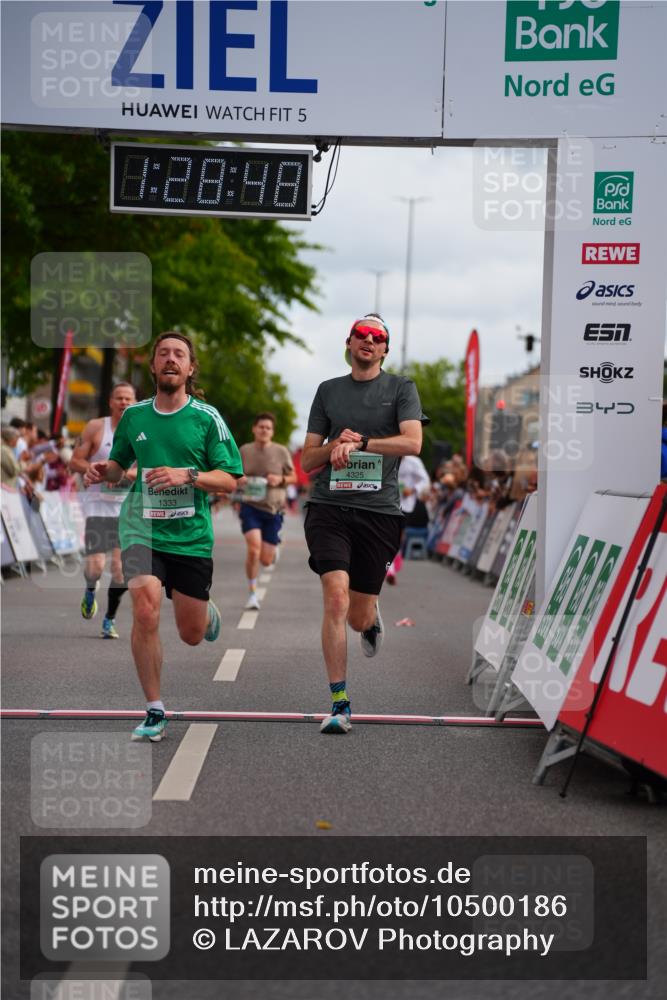 20.09.2026 - PSD Bank Halbmarathon LAZAROV Photography http://msf.ph/oto/10500186 20.09.2026 11:28:48 Ziel 1333, 1506, 2372, 2490, 2820, 4325 meine-sportfotos.de