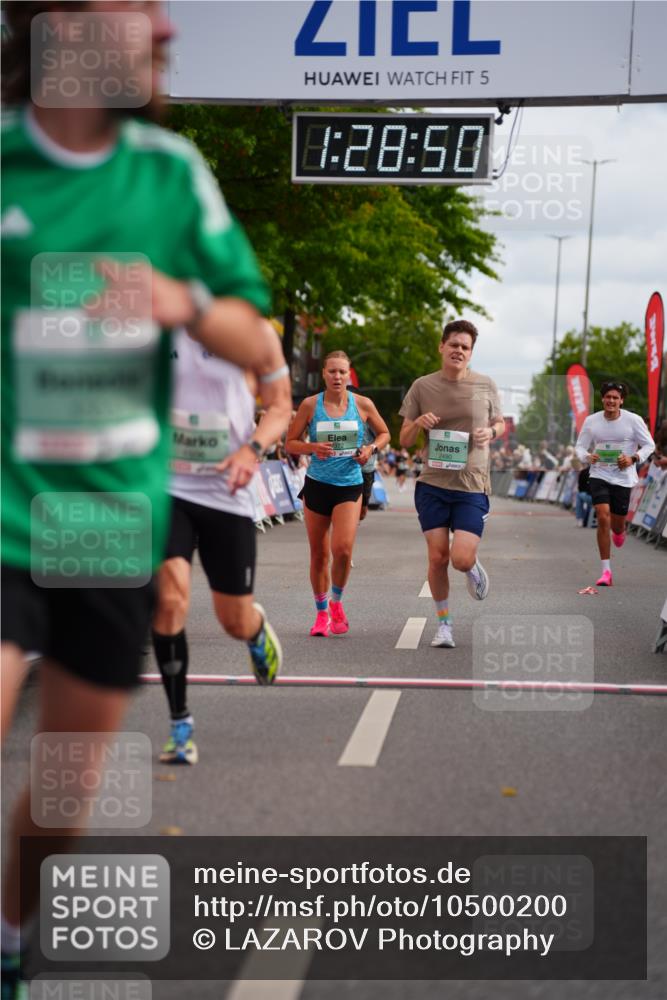20.09.2026 - PSD Bank Halbmarathon LAZAROV Photography http://msf.ph/oto/10500200 20.09.2026 11:28:50 Ziel 1333, 1506, 2372, 2490, 3665, 4325 meine-sportfotos.de