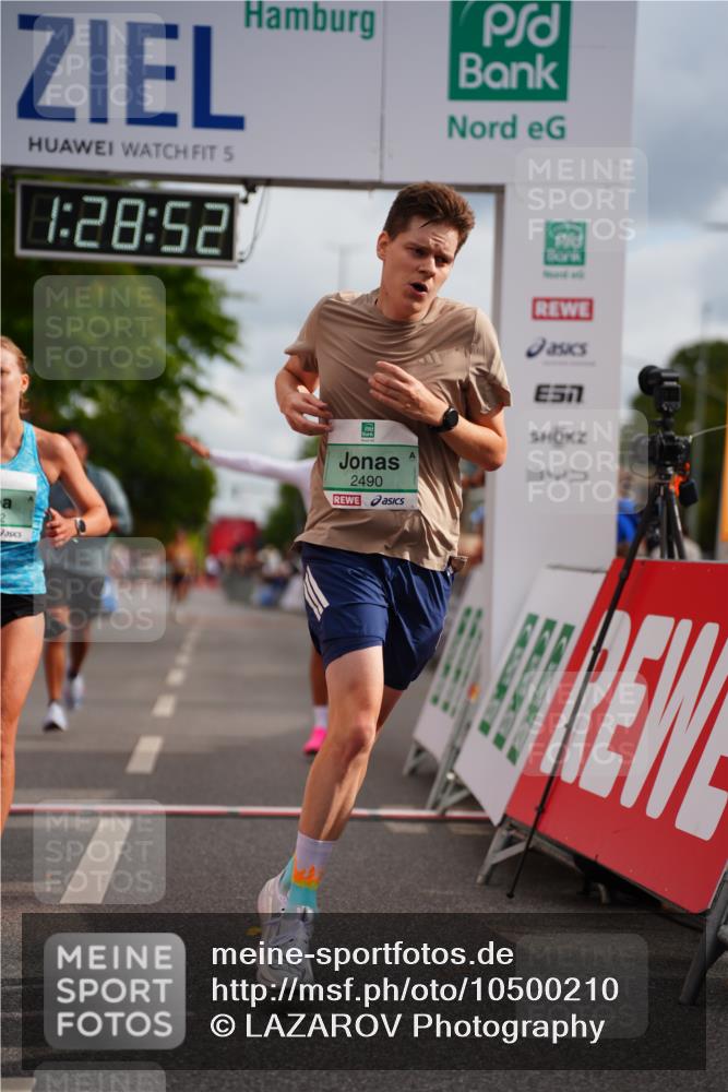 20.09.2026 - PSD Bank Halbmarathon LAZAROV Photography http://msf.ph/oto/10500210 20.09.2026 11:28:52 Ziel 1333, 1506, 2372, 2490, 3665, 4325 meine-sportfotos.de