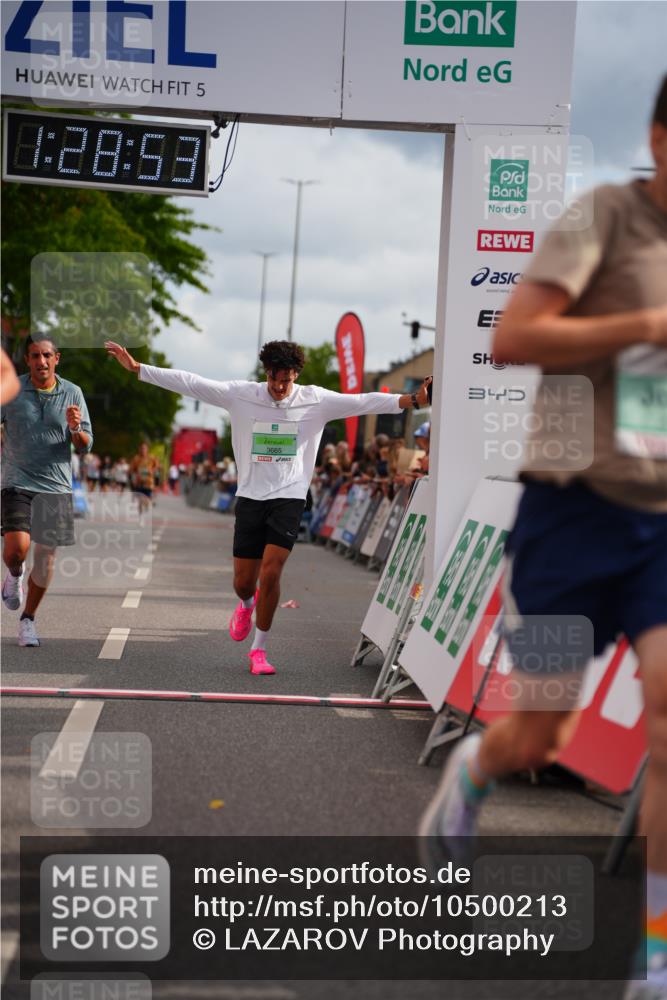 20.09.2026 - PSD Bank Halbmarathon LAZAROV Photography http://msf.ph/oto/10500213 20.09.2026 11:28:52 Ziel 1333, 1506, 2372, 2490, 3665, 4325 meine-sportfotos.de