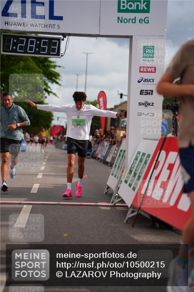 20.09.2026 - PSD Bank Halbmarathon LAZAROV Photography http://msf.ph/oto/10500215 20.09.2026 11:28:53 Ziel 1333, 1506, 2372, 2490, 3665, 4325 meine-sportfotos.de