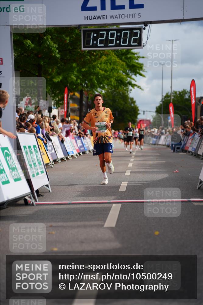 20.09.2026 - PSD Bank Halbmarathon LAZAROV Photography http://msf.ph/oto/10500249 20.09.2026 11:29:02 Ziel 1057 meine-sportfotos.de