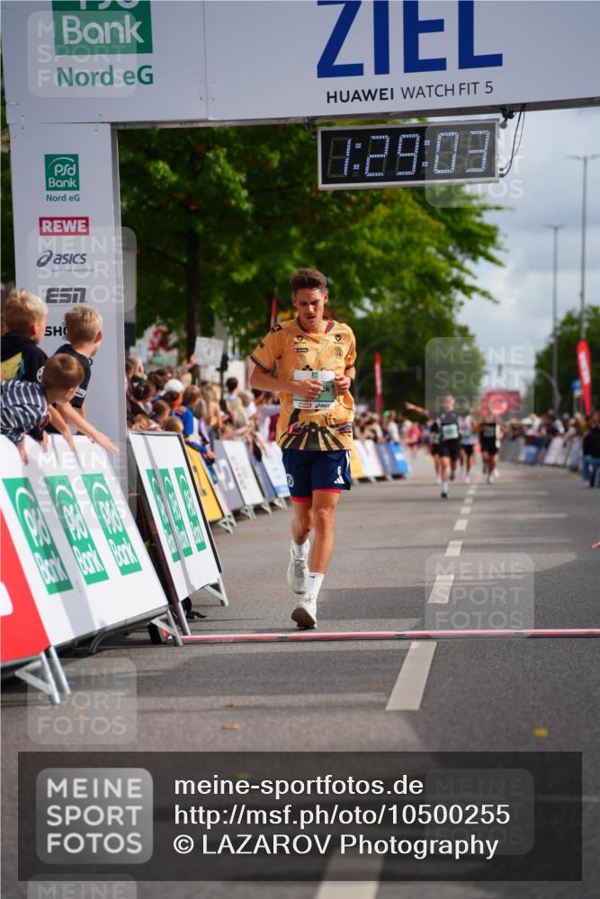 20.09.2026 - PSD Bank Halbmarathon LAZAROV Photography http://msf.ph/oto/10500255 20.09.2026 11:29:03 Ziel 1057 meine-sportfotos.de