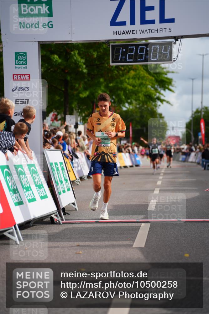 20.09.2026 - PSD Bank Halbmarathon LAZAROV Photography http://msf.ph/oto/10500258 20.09.2026 11:29:03 Ziel 1057 meine-sportfotos.de
