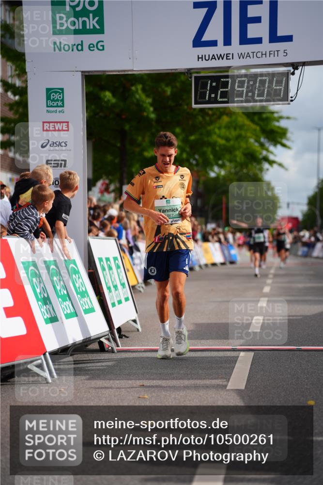 20.09.2026 - PSD Bank Halbmarathon LAZAROV Photography http://msf.ph/oto/10500261 20.09.2026 11:29:04 Ziel 1057 meine-sportfotos.de