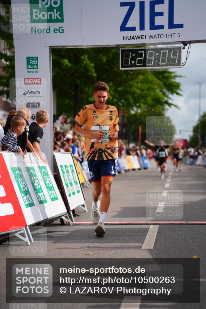 20.09.2026 - PSD Bank Halbmarathon LAZAROV Photography http://msf.ph/oto/10500263 20.09.2026 11:29:04 Ziel 1057 meine-sportfotos.de
