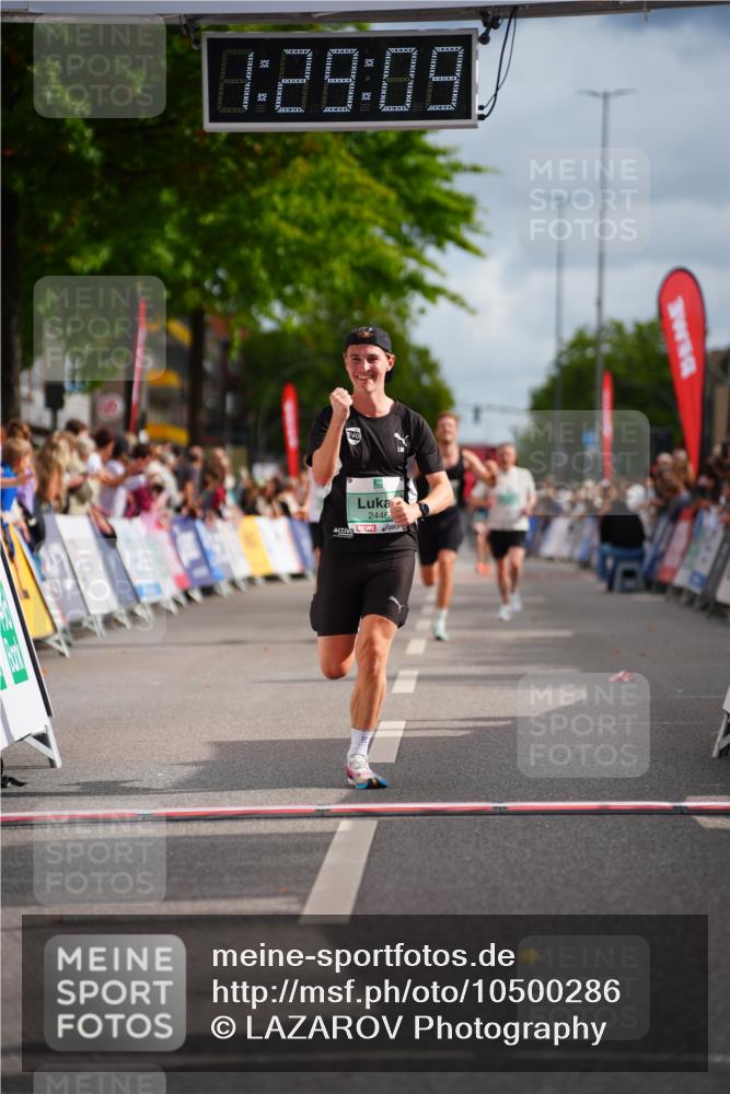 20.09.2026 - PSD Bank Halbmarathon LAZAROV Photography http://msf.ph/oto/10500286 20.09.2026 11:29:09 Ziel 1057, 2404, 2446, 2975 meine-sportfotos.de