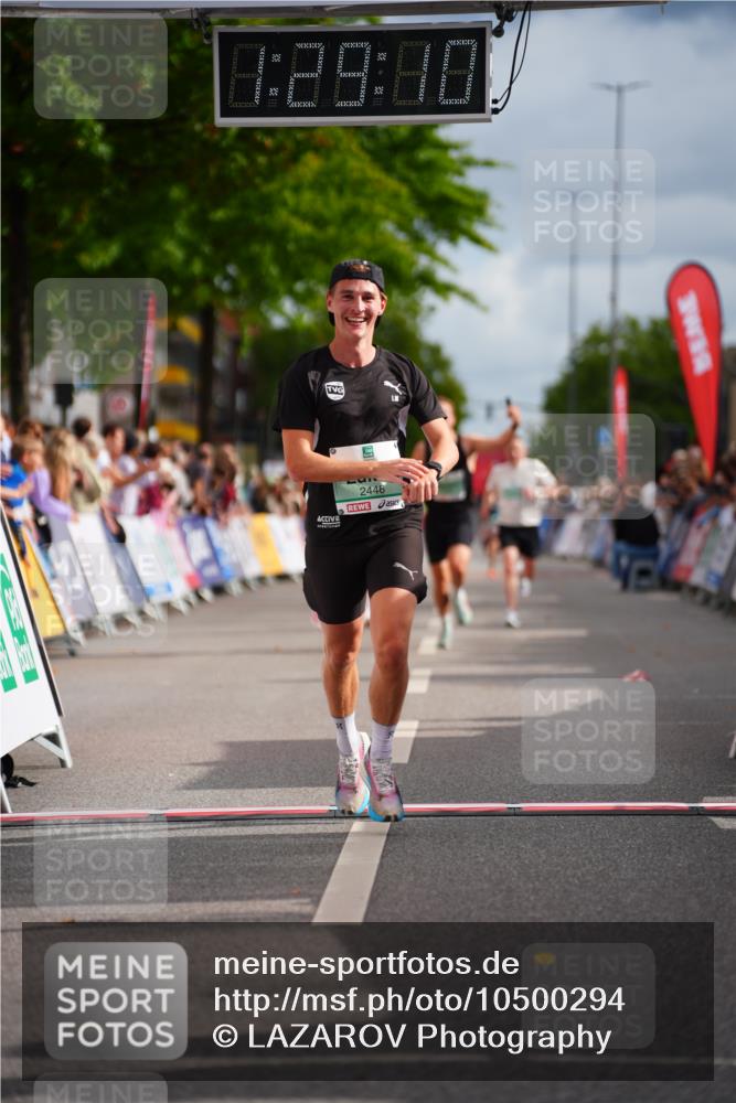 20.09.2026 - PSD Bank Halbmarathon LAZAROV Photography http://msf.ph/oto/10500294 20.09.2026 11:29:09 Ziel 1057, 2404, 2446, 2975 meine-sportfotos.de