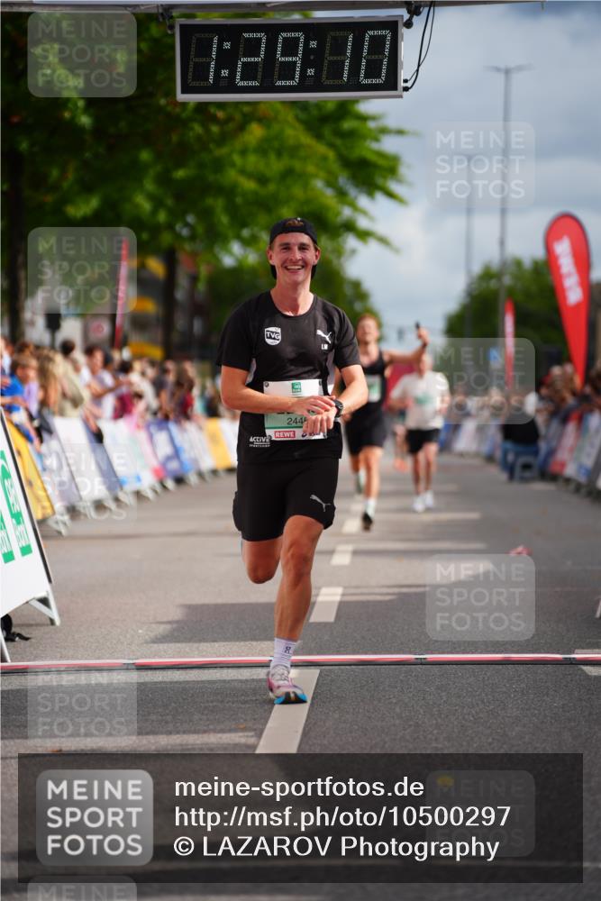 20.09.2026 - PSD Bank Halbmarathon LAZAROV Photography http://msf.ph/oto/10500297 20.09.2026 11:29:09 Ziel 1057, 2404, 2446, 2975 meine-sportfotos.de