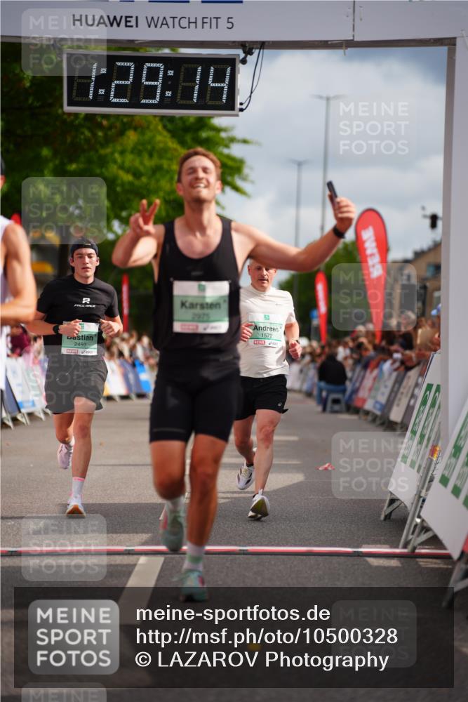 20.09.2026 - PSD Bank Halbmarathon LAZAROV Photography http://msf.ph/oto/10500328 20.09.2026 11:29:13 Ziel 1572, 2404, 2446, 2459, 2975 meine-sportfotos.de