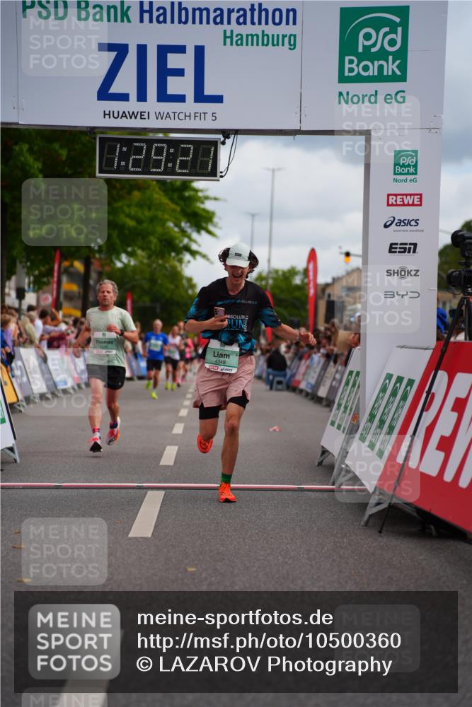 20.09.2026 - PSD Bank Halbmarathon LAZAROV Photography http://msf.ph/oto/10500360 20.09.2026 11:29:21 Ziel 1548, 1572, 2404, 2459, 2975, 4348 meine-sportfotos.de