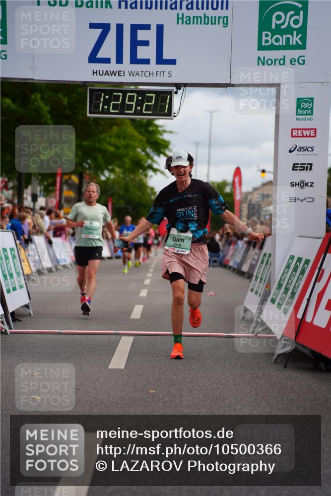 20.09.2026 - PSD Bank Halbmarathon LAZAROV Photography http://msf.ph/oto/10500366 20.09.2026 11:29:21 Ziel 1548, 1572, 2404, 2459, 2975, 4348 meine-sportfotos.de