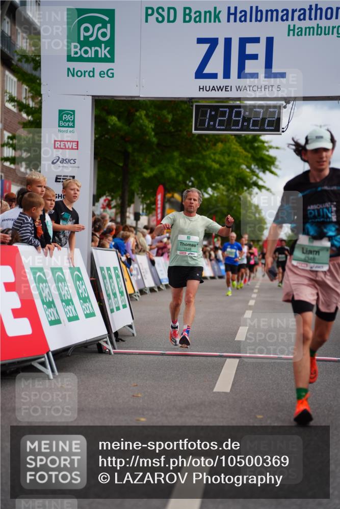 20.09.2026 - PSD Bank Halbmarathon LAZAROV Photography http://msf.ph/oto/10500369 20.09.2026 11:29:22 Ziel 1548, 1572, 2459, 4348 meine-sportfotos.de