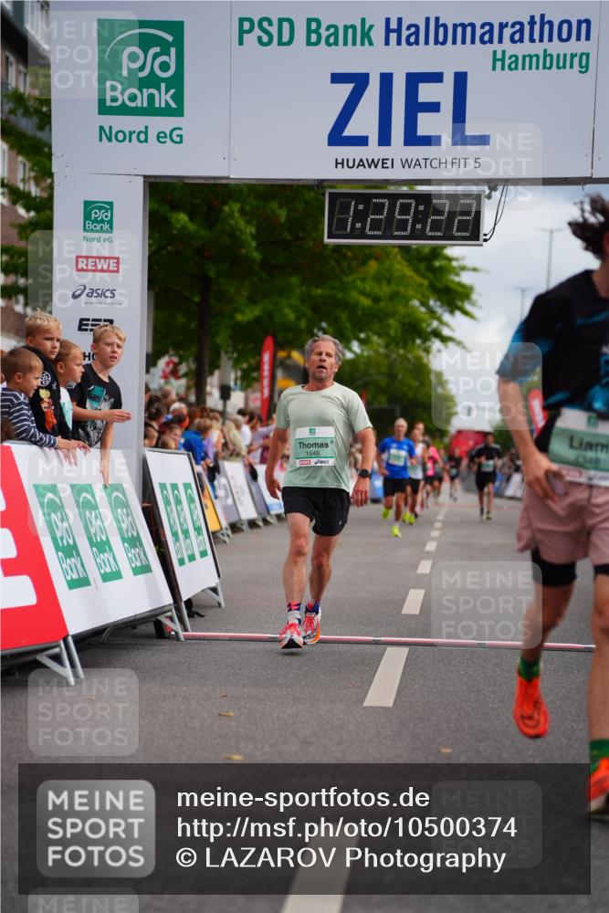 20.09.2026 - PSD Bank Halbmarathon LAZAROV Photography http://msf.ph/oto/10500374 20.09.2026 11:29:22 Ziel 1548, 1572, 2459, 4348 meine-sportfotos.de