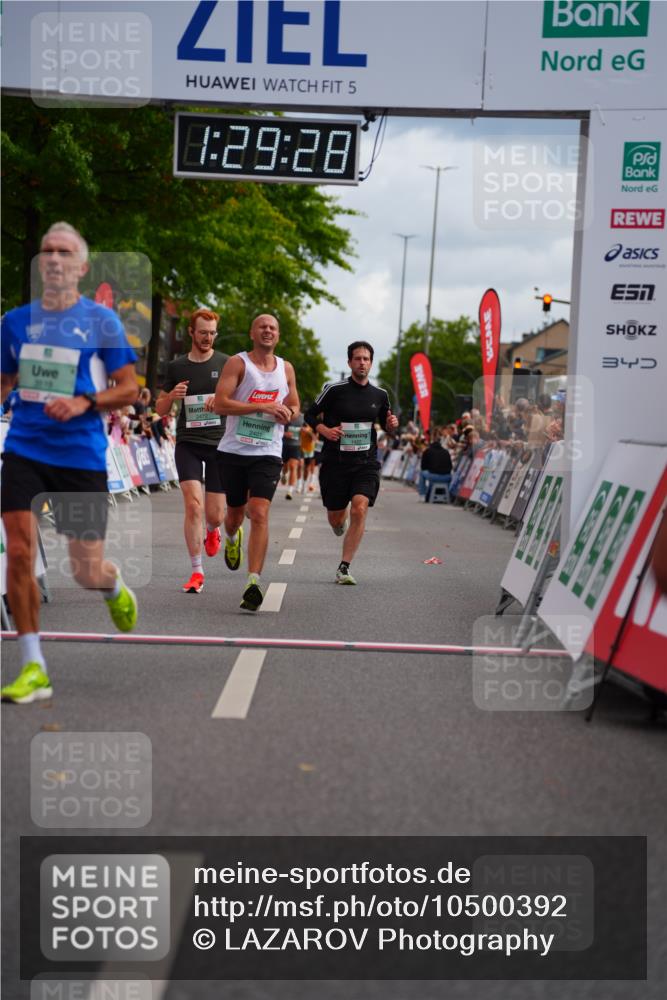 20.09.2026 - PSD Bank Halbmarathon LAZAROV Photography http://msf.ph/oto/10500392 20.09.2026 11:29:28 Ziel 1422, 1548, 2401, 2472, 3519, 4348, 4459 meine-sportfotos.de