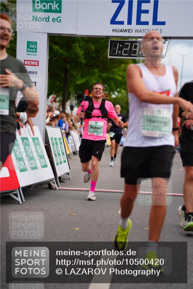 20.09.2026 - PSD Bank Halbmarathon LAZAROV Photography http://msf.ph/oto/10500420 20.09.2026 11:29:31 Ziel 1422, 2401, 2472, 3519, 3699, 3729, 4459 meine-sportfotos.de