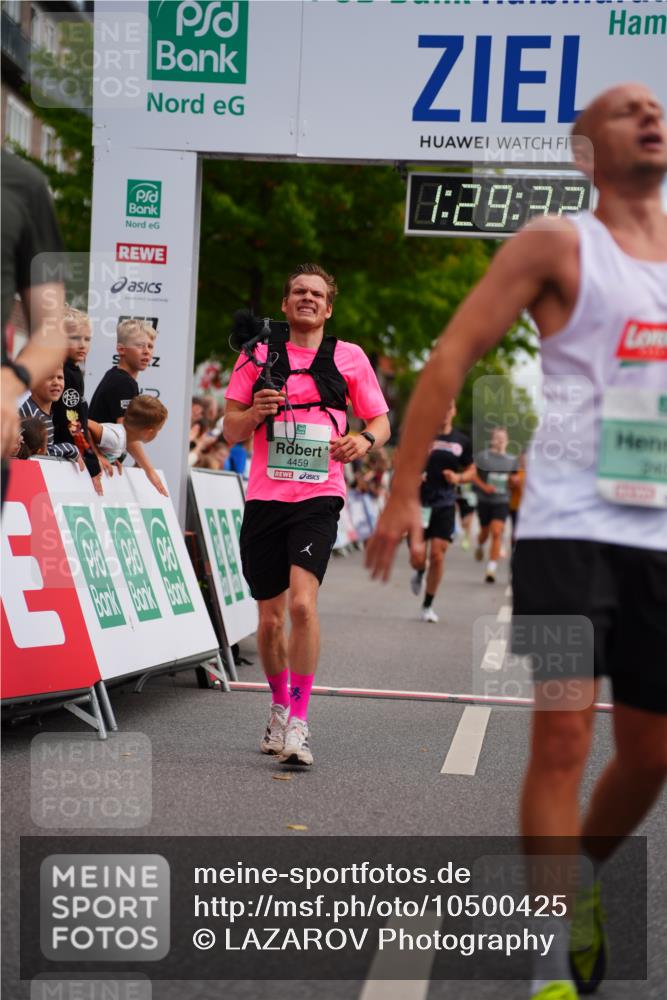20.09.2026 - PSD Bank Halbmarathon LAZAROV Photography http://msf.ph/oto/10500425 20.09.2026 11:29:31 Ziel 1422, 2401, 2472, 3519, 3699, 3729, 4459 meine-sportfotos.de