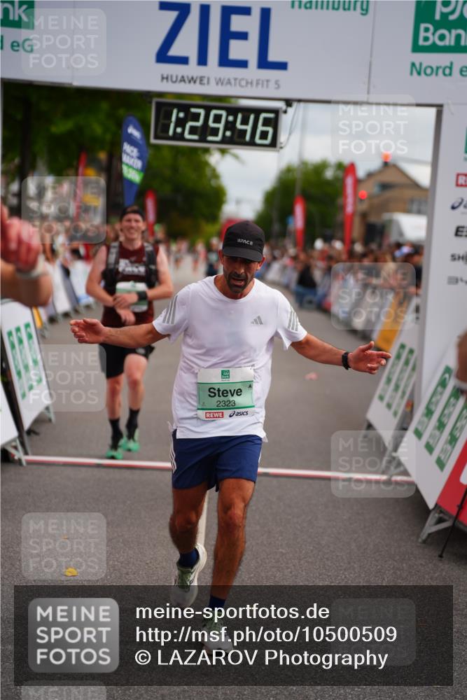 20.09.2026 - PSD Bank Halbmarathon LAZAROV Photography http://msf.ph/oto/10500509 20.09.2026 11:29:46 Ziel 2181, 2323, 3707, 3856, 4560 meine-sportfotos.de