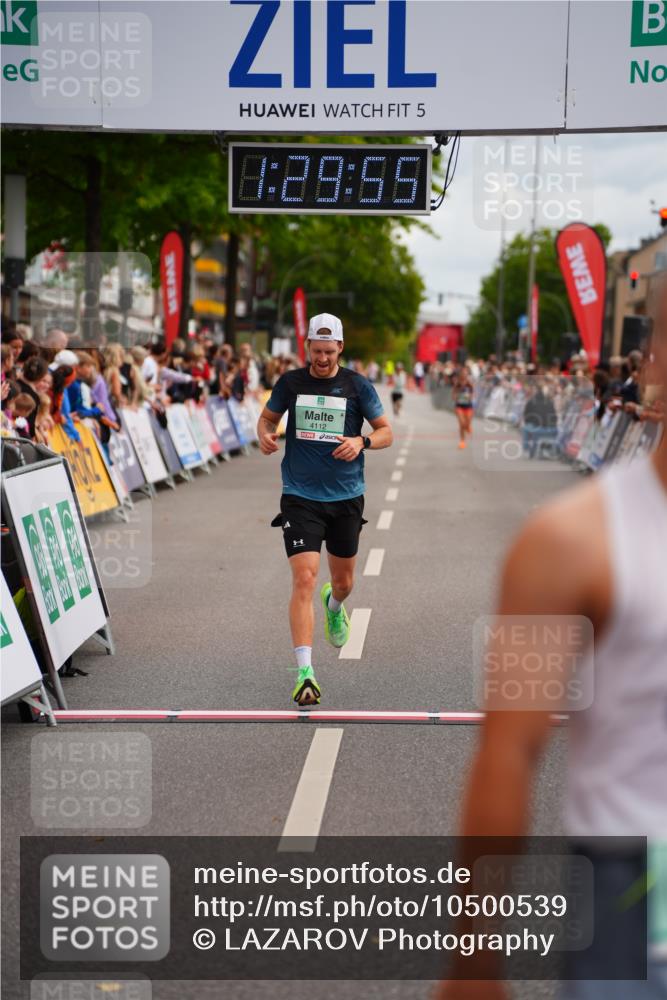 20.09.2026 - PSD Bank Halbmarathon LAZAROV Photography http://msf.ph/oto/10500539 20.09.2026 11:29:54 Ziel 3856, 4112 meine-sportfotos.de