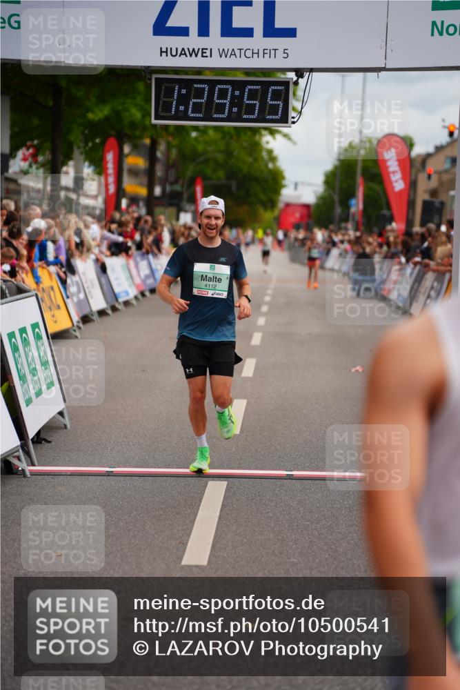 20.09.2026 - PSD Bank Halbmarathon LAZAROV Photography http://msf.ph/oto/10500541 20.09.2026 11:29:54 Ziel 3856, 4112 meine-sportfotos.de