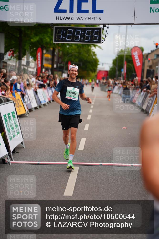 20.09.2026 - PSD Bank Halbmarathon LAZAROV Photography http://msf.ph/oto/10500544 20.09.2026 11:29:55 Ziel 4112 meine-sportfotos.de
