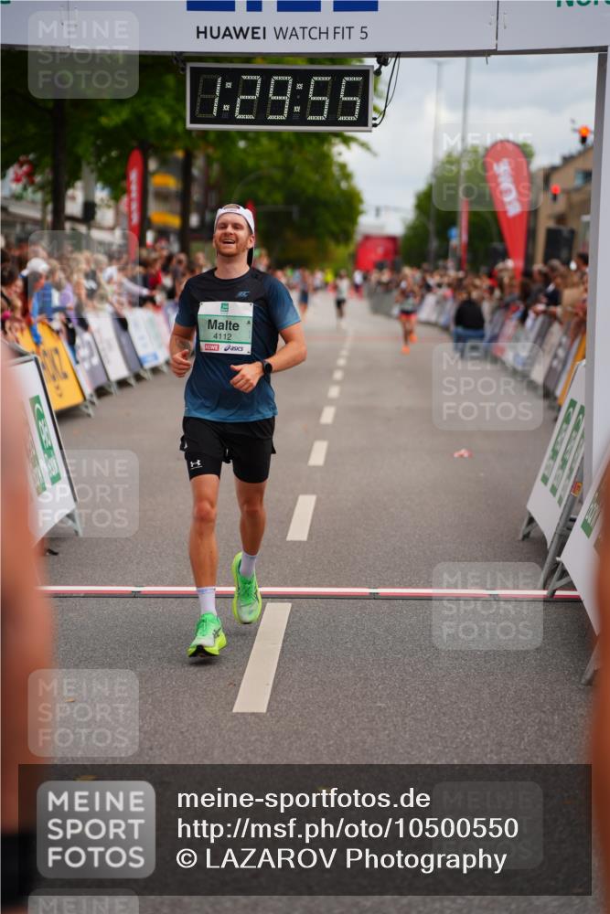 20.09.2026 - PSD Bank Halbmarathon LAZAROV Photography http://msf.ph/oto/10500550 20.09.2026 11:29:55 Ziel 4112 meine-sportfotos.de