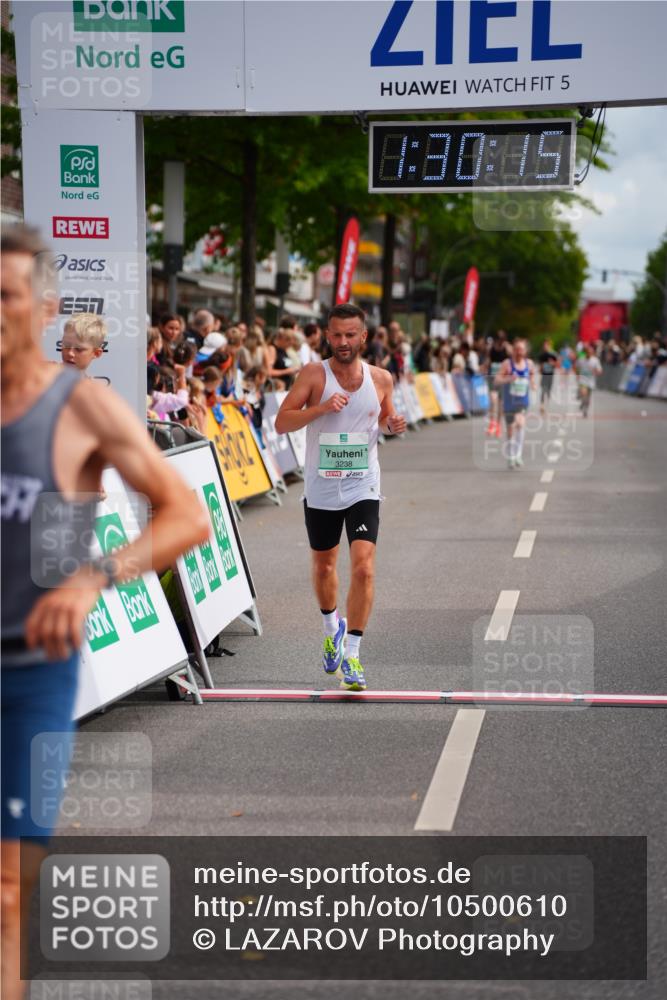 20.09.2026 - PSD Bank Halbmarathon LAZAROV Photography http://msf.ph/oto/10500610 20.09.2026 11:30:15 Ziel 3238, 4141 meine-sportfotos.de
