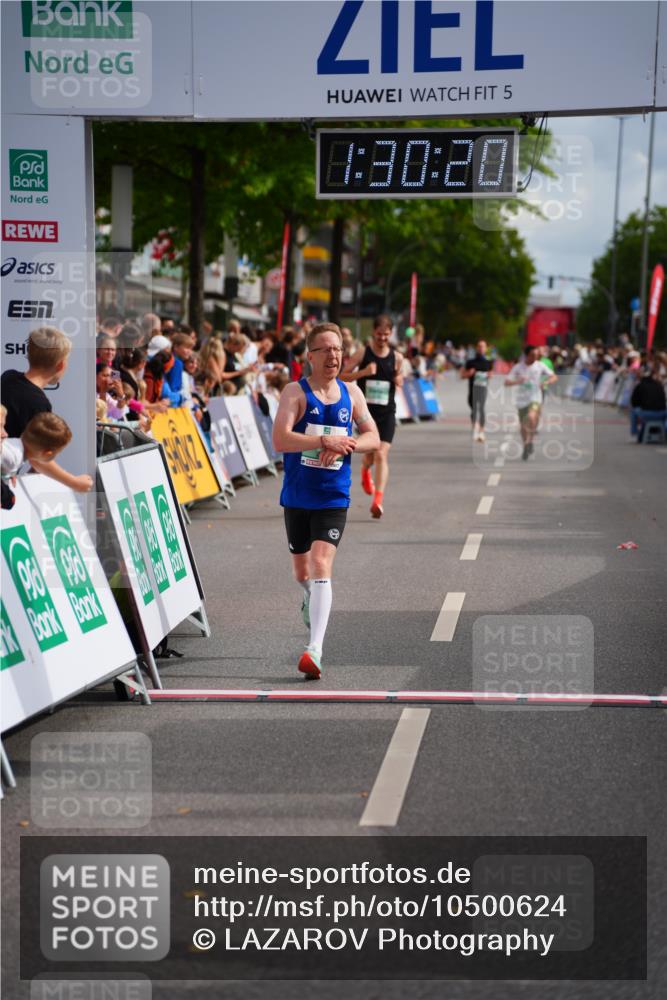 20.09.2026 - PSD Bank Halbmarathon LAZAROV Photography http://msf.ph/oto/10500624 20.09.2026 11:30:20 Ziel 2240, 2360, 3238, 4141 meine-sportfotos.de
