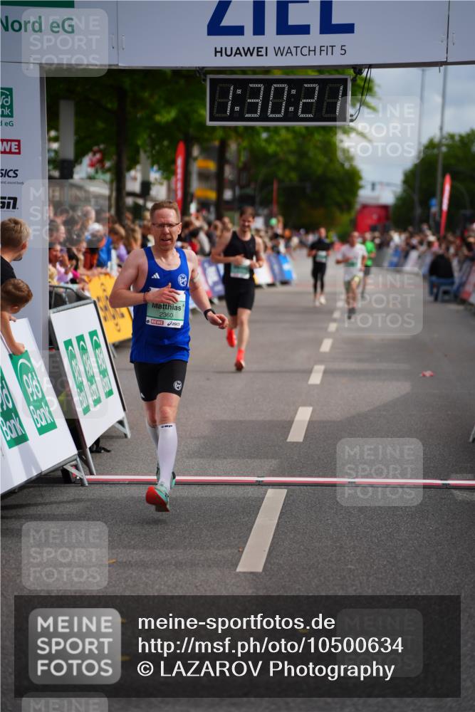 20.09.2026 - PSD Bank Halbmarathon LAZAROV Photography http://msf.ph/oto/10500634 20.09.2026 11:30:20 Ziel 2240, 2360, 3238, 4141 meine-sportfotos.de